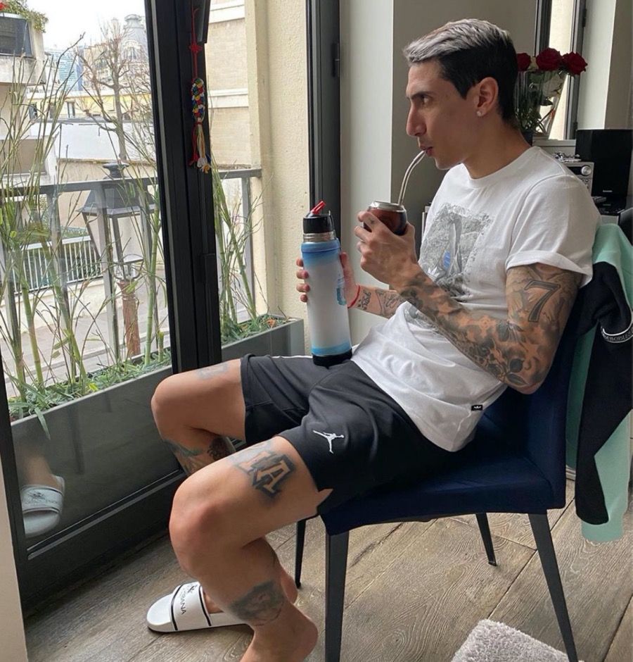 Di María en su casa de París, donde junto a su mujer y su hija pasa la cuarentena.