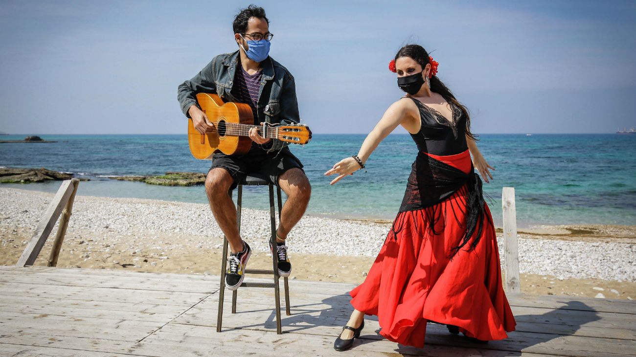 La bailarina argentina María Belen Ciaschi, varada en el Líbano, baila flamenco