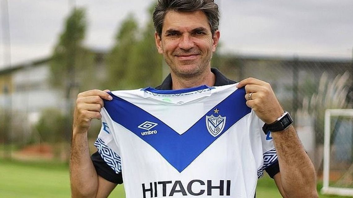 Mauricio Pellegrino has been appointed coach at Vélez Sarsfield.