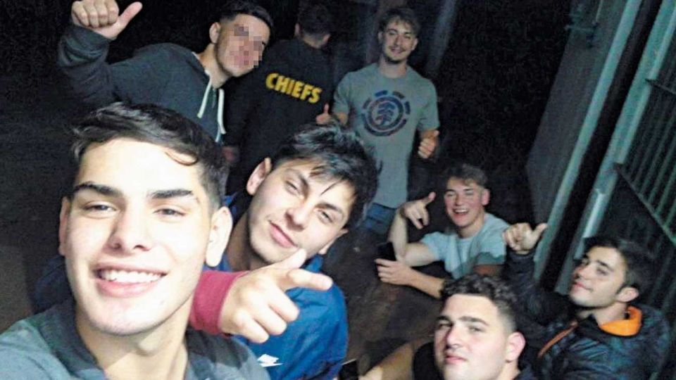 Aislados. Los ocho rugbiers están detenidos en la alcaidía de Melchor Romero. No tienen contacto con el resto de los presos y salen al patio dos horas por día.