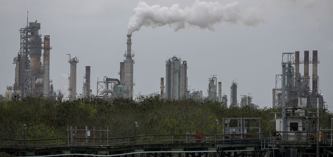 US oil prices crash to negative territory amid devatating glut Buenos