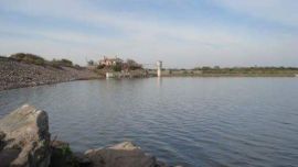 Este es el dique en el que fue hallado el intendente y sus funcionaron violando la cuarentena.