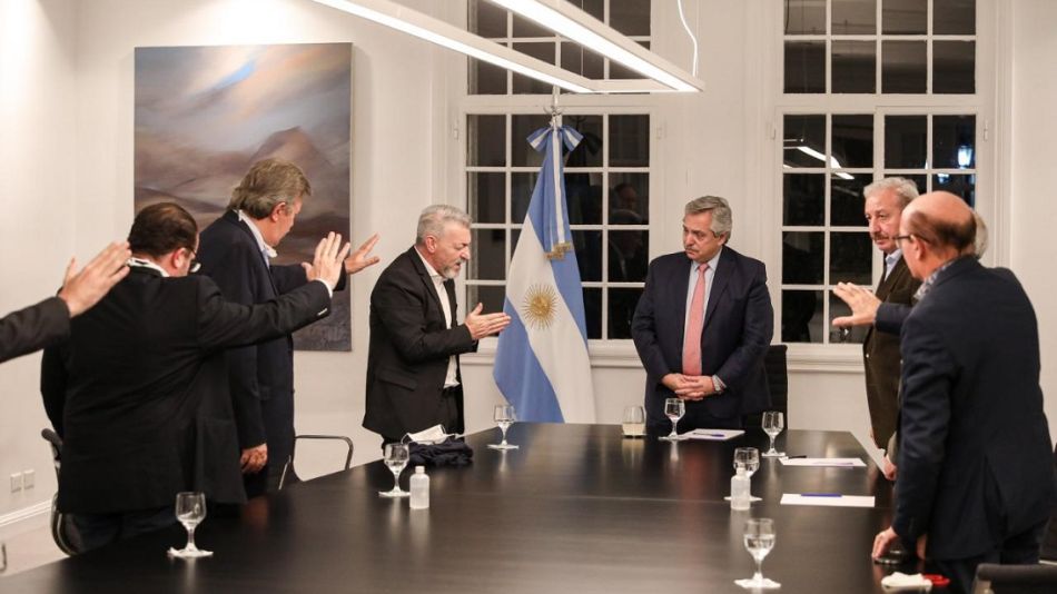 Alberto con pastores evangélicos