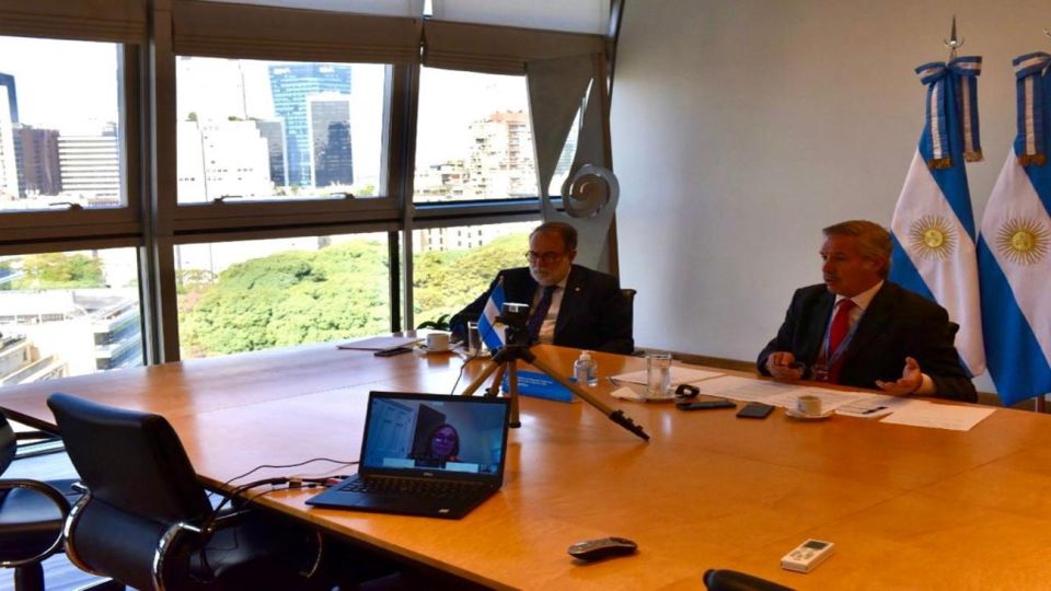 El ministro Solá mantuvo una teleconferencia con empresarios de EE.UU.