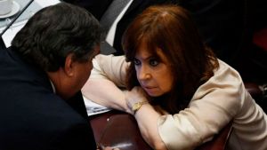 Cristina Kirchner recibe a José Mayans y Luis Naidenoff.