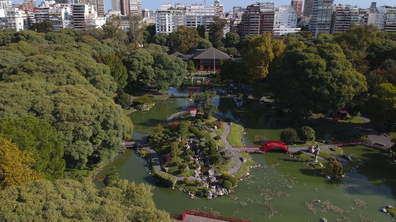 Una singular vista de los parques de la ciudad de Buenos Aires durante la cuarentena