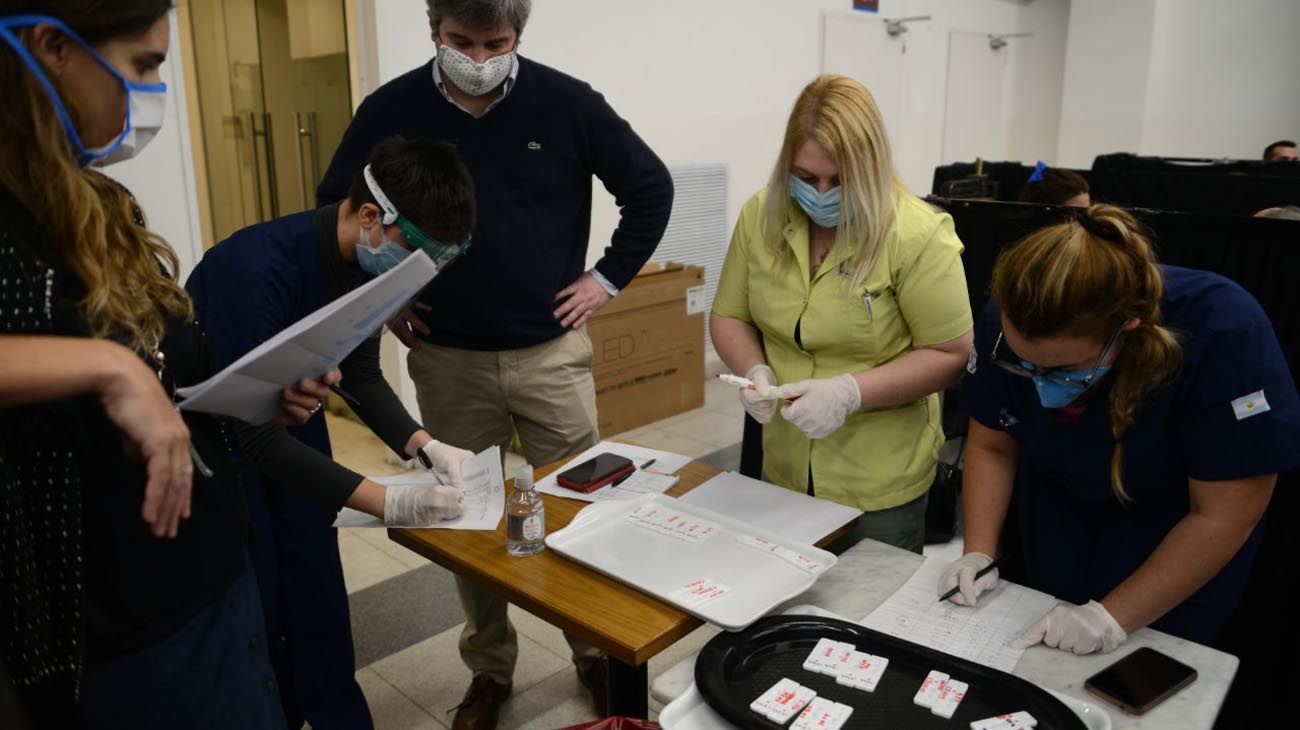 Test rápidos de Coronavirus en Constitución a voluntarios.