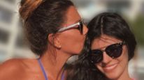 VIDEO | Mónica Ayos y su hija Victoria, idénticas, bailando Goria Gaynor