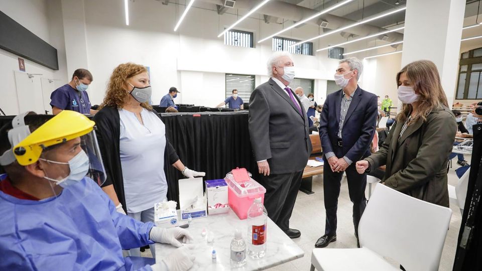 El ministro de Transporte, Mario Meoni, participó hoy junto a sus pares de Salud, Ginés González García, y de Seguridad, Sabina Frederic, de la puesta en marcha de un estudio de vigilancia sanitaria de COVID-19 en la Estación Constitución.