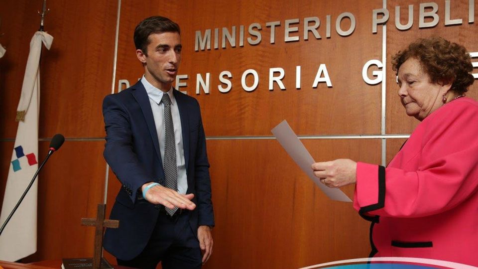 Nicolás Laino, al jurar en la Defensoría General de la Nación.
