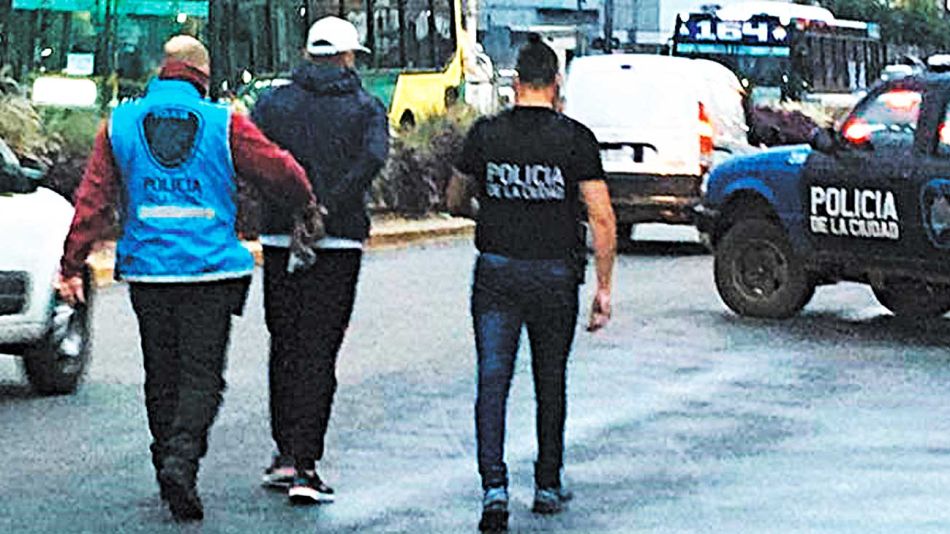 20200425_preso_cuarentena_policiadelaciudad_g