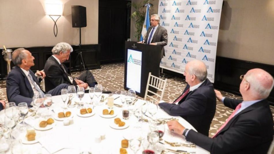 Alberto Fernández ante la Asociación Empresaria Argentina (AEA).