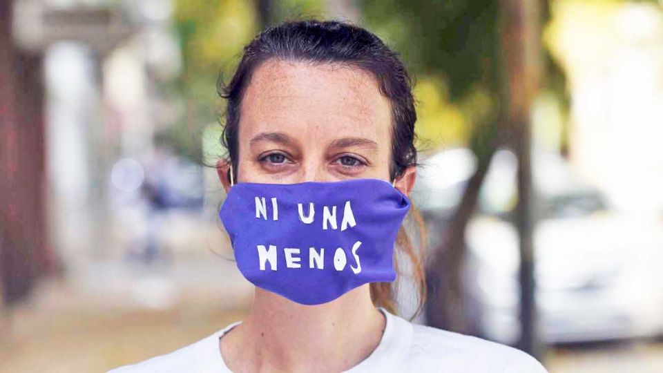 Barbijo feminista. De Kolina La Plata, contra el machismo.