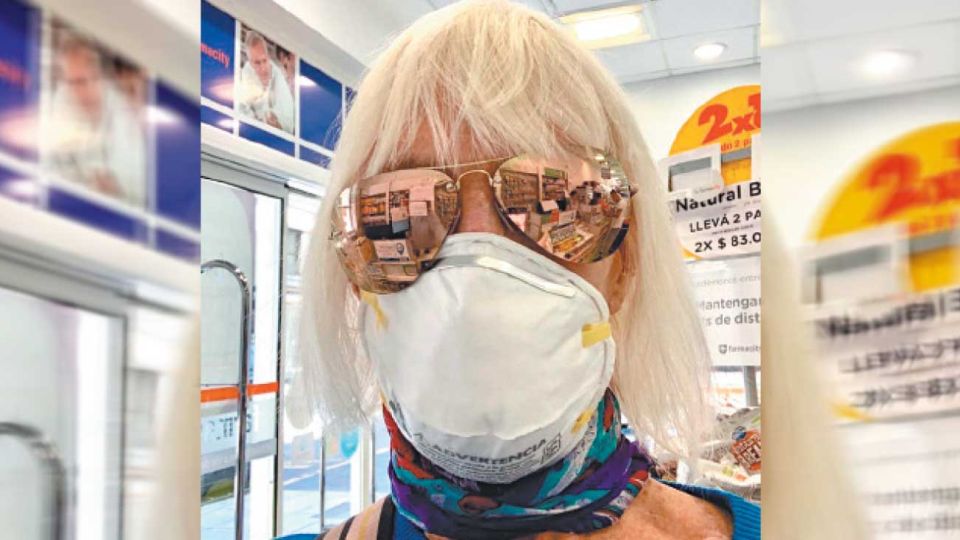 Cuidadosa. Marta Minujín solo usa las máscaras N95 que le regalaron sorpresivamente en enero.