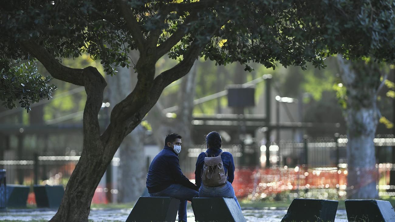 Escenas de la vida cotidiana en el día 38 del aislamiento preventivo obligatorio en la ciudad de Buenos Aires.