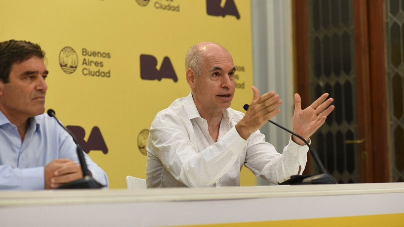 El ministro de Salud porteño Fernán Quirós junto al jefe de Gobierno de la Ciudad de Buenos Aires Horacio Rodríguez Larreta.