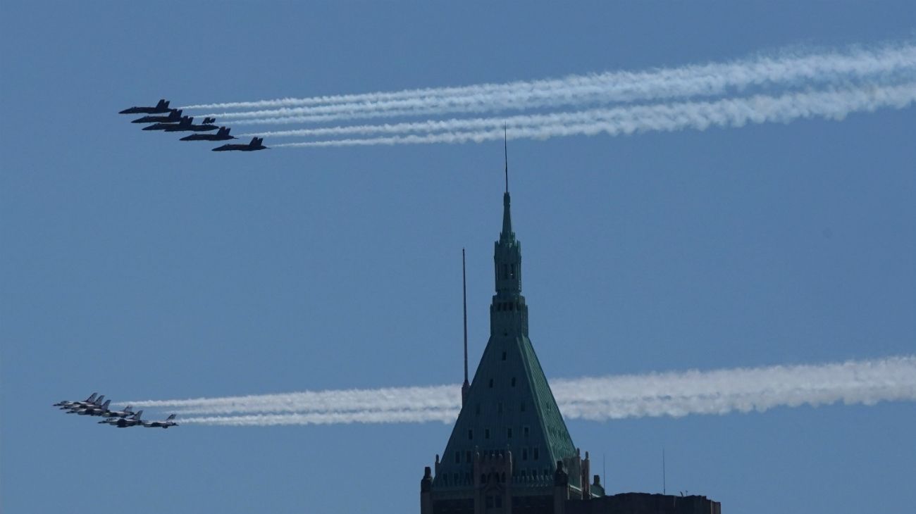 Los Blue Angels y los Thunderbirds sobrevuelan Nueva York