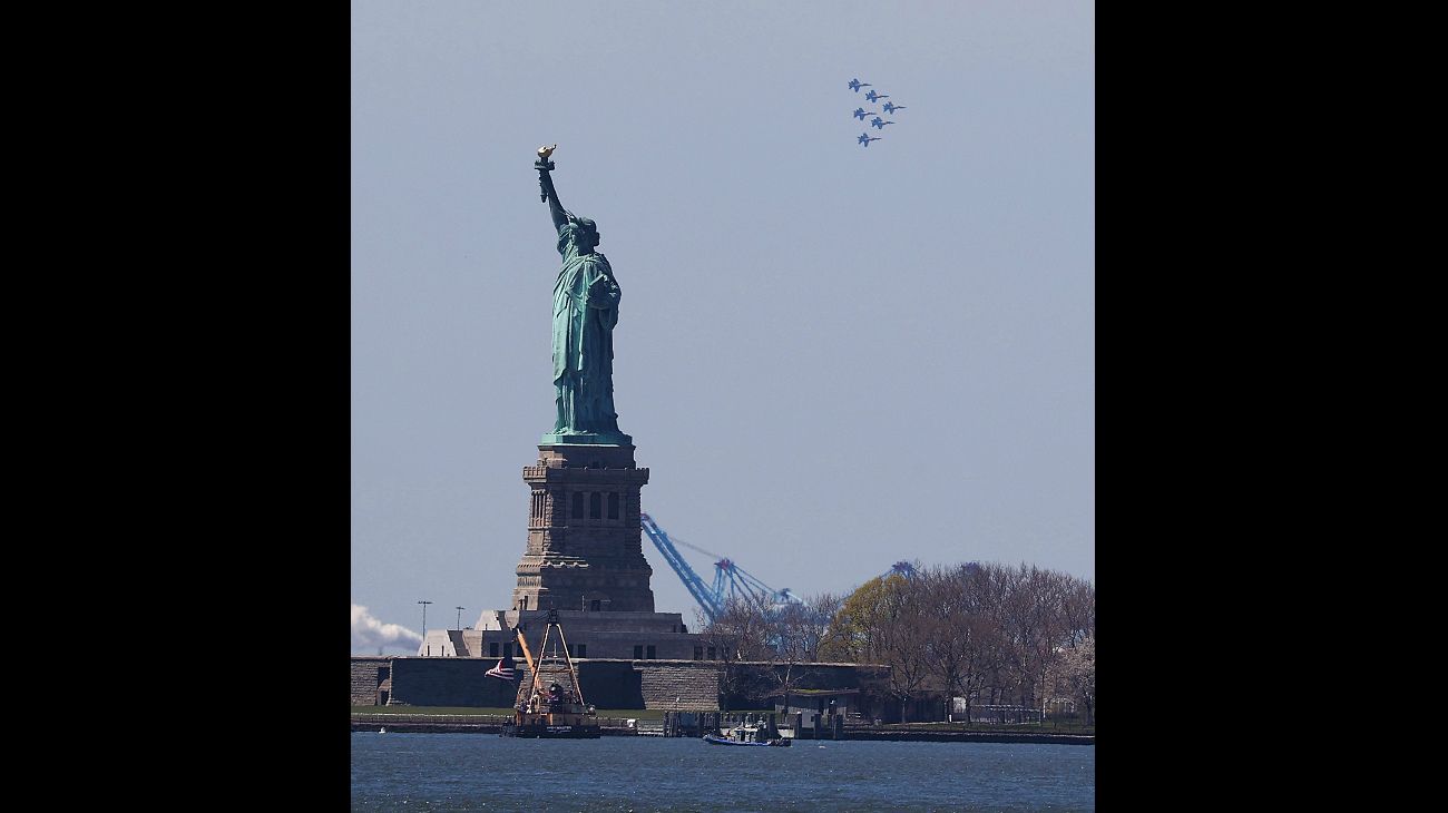 Los Blue Angels y los Thunderbirds sobrevuelan Nueva York