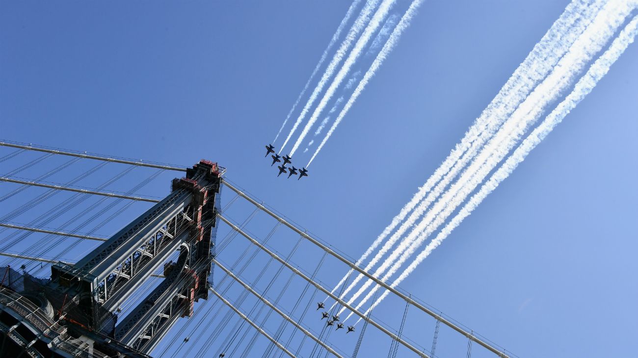 Los Blue Angels y los Thunderbirds sobrevuelan Nueva York