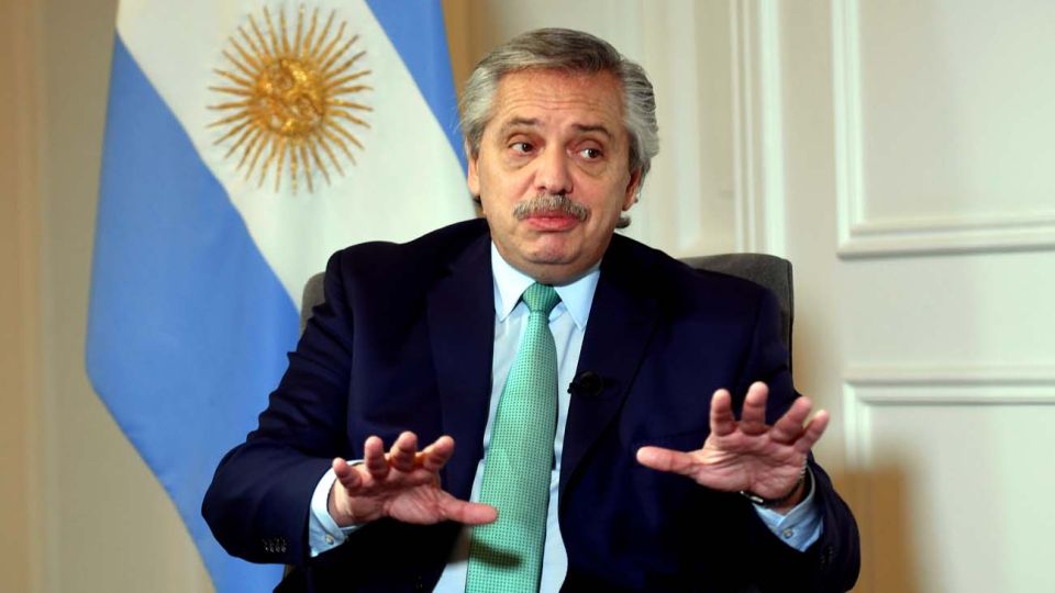 Los especialistas elogian que en la emisión de NetTv no se tapó con un zócalo al lenguaje de señas