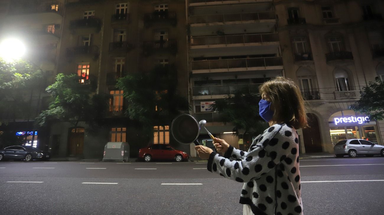 Masivo cacerolazo en rechazo a la liberación de presos.