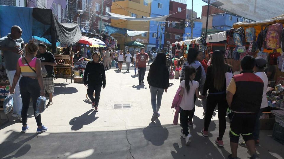 La ayuda alimentaria y los casos de coronavirus vienen en ascenso en los barrios vulnerables