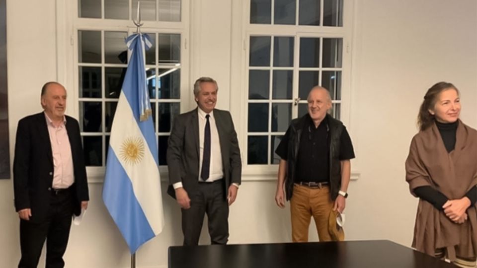 (De izq. a der.) Hugo Yasky, el presidente Fernández, Julio Vitobello y Alejandra Darín, en reunión en Olivos.