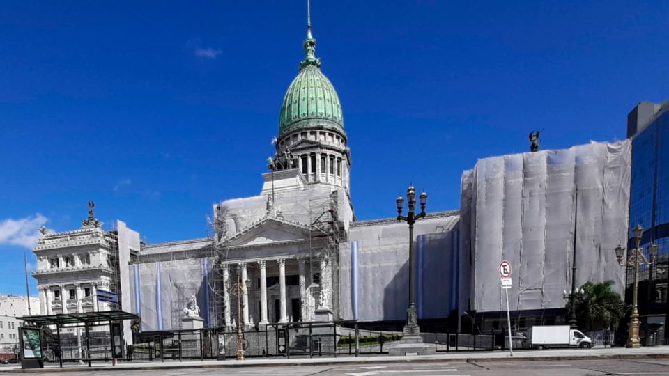 Los empleados legislativos que cumplan tareas durante la cuarentena, recibirán un plus.
