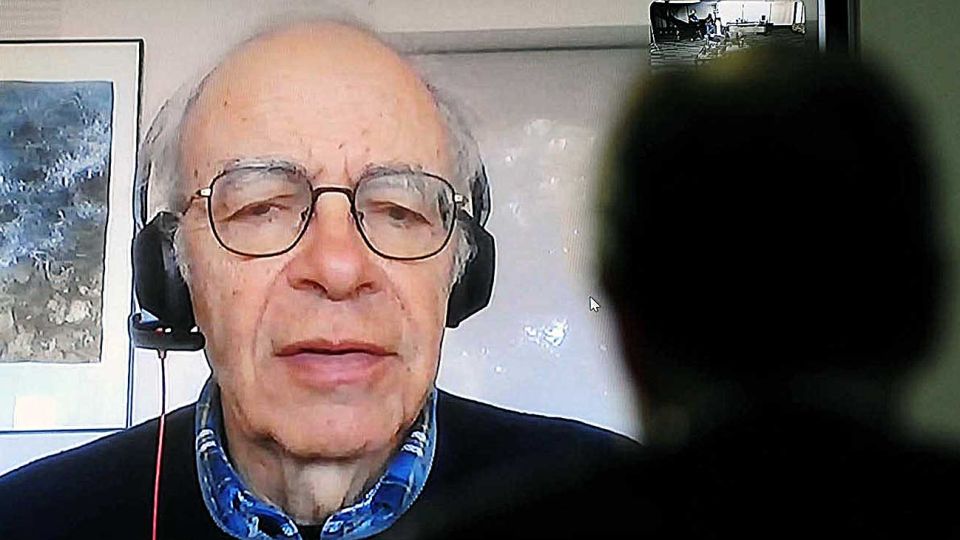 Positivo: “Un caso interesante para analizar desde la bioética es el de los 5 mil voluntarios que hay anotados en internet para probar una vacuna”.