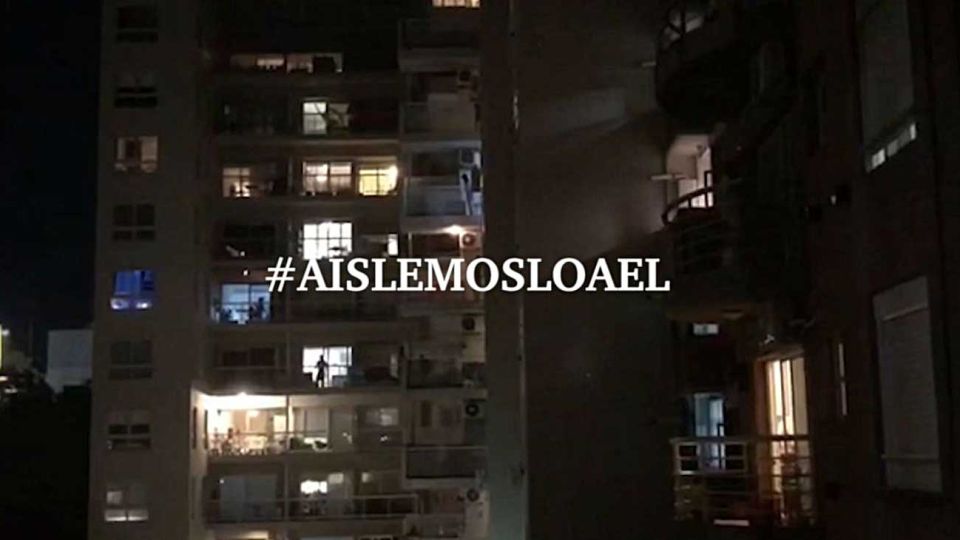 Contenidos. La pieza dice en su texto “que lo ahuyente el amor”.