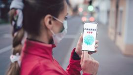 Hay aplicaciones para conocer síntomas, otras rastrean al enfermo potencial y sus contactos.