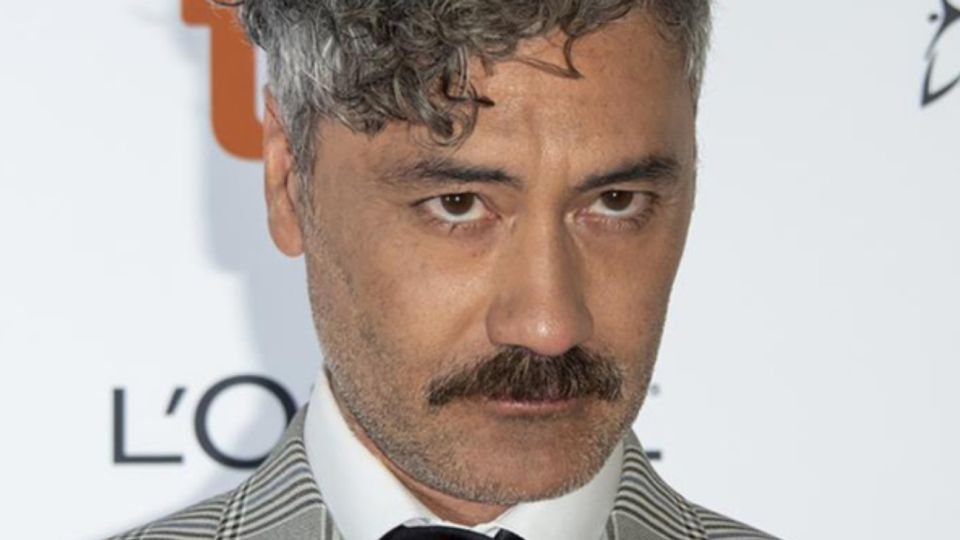 En el 4 de mayo, el famoso #MayTheFourth, Disney acaba de anunciar una nueva película de Star Wars. Y será dirigida por Taika Waititi, responsable de films de Thor y Jojo Rabbit.