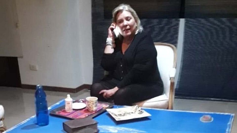 Carrió cumple la cuarentena con dos de sus hijos en su casa de Exaltación de la Cruz