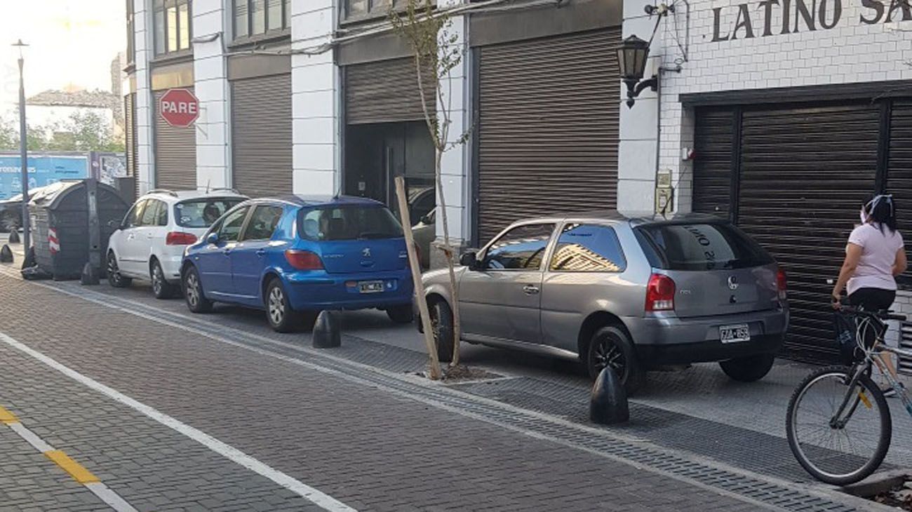 autos mal estacionados en CABA