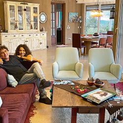 Caras Patricia Sosa Y Oscar Mediavilla Hacen La Cuarentena En Su Refugio Romantico Frente Al Uritorco Que Muestran Por Primera Vez