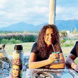 Caras Patricia Sosa Y Oscar Mediavilla Hacen La Cuarentena En Su Refugio Romantico Frente Al Uritorco Que Muestran Por Primera Vez
