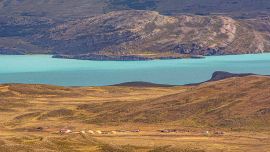 Los domos dentro del Parque Nacional Perito Moreno, son una opción para quedarse; rústicos de campaña, hay que reservar lugar en la intendencia de este parque.