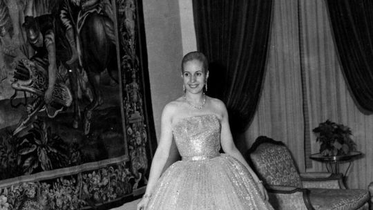 Los increíbles vestidos de Evita: la única reina según Dior 