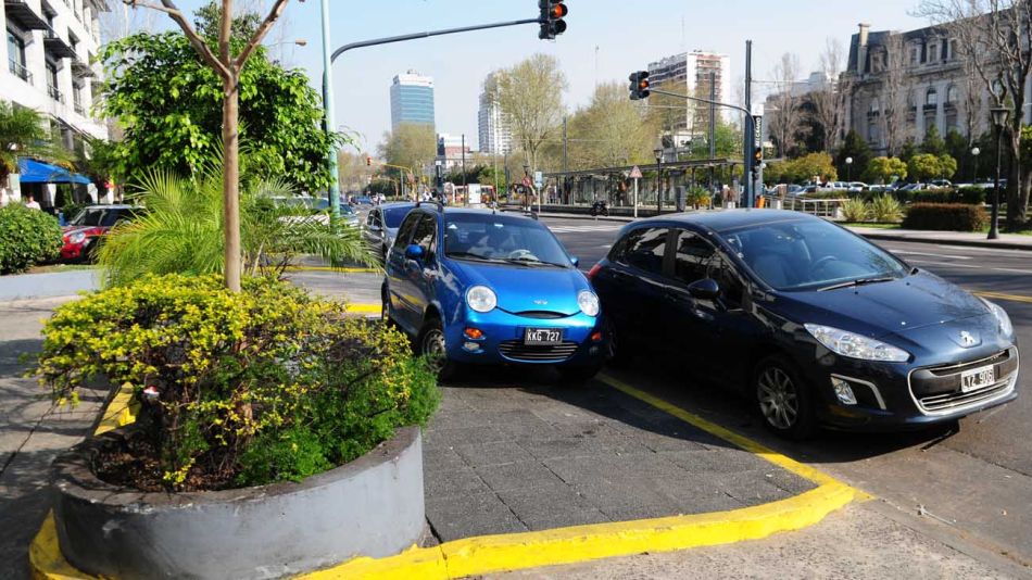 autos mal estacionados 20200507
