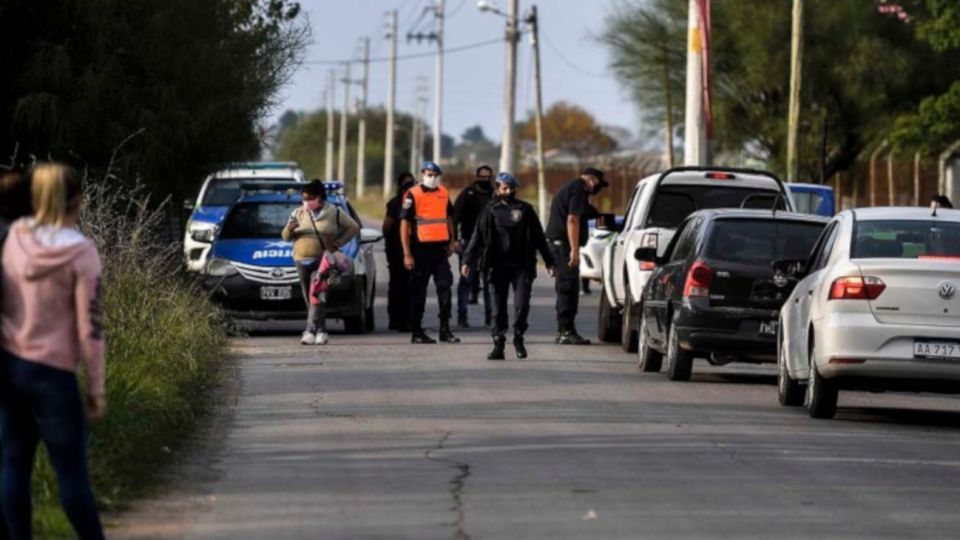 La Policía bonaerense rastrilló la zona en busca de evidencias. La víctima se llamaba María Angélica Andrada.