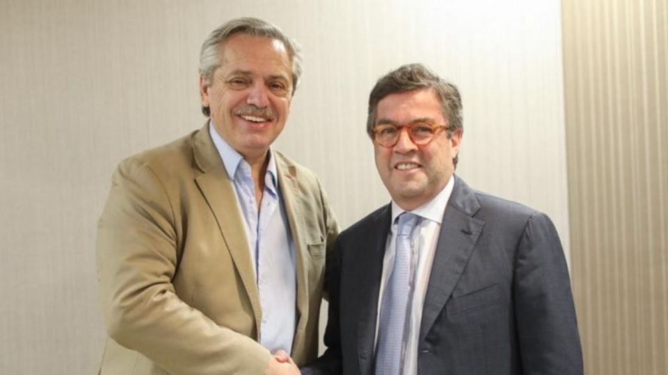El presidente Alberto Fernández junto al titular del BID, Luis Alberto Moreno.