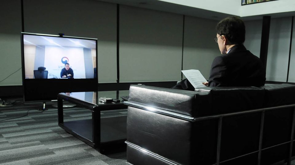 El pandemiólogo de Corea In-ho Kim, en la entrevista con Jorge Fontevecchia.