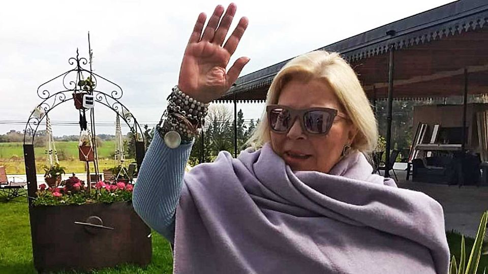 Aislamiento. Recibió la visita de un legislador que le llevó remedios. Habló con Rodríguez Larreta.