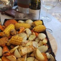 La China Suárez y Benjamín Vicuña disfrutan de un almuerzo de domingo