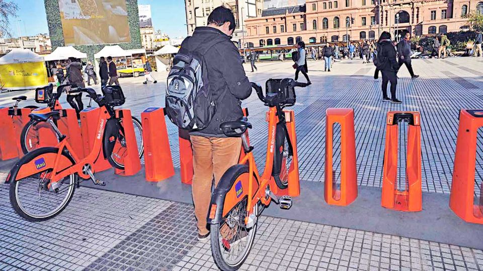 Cambio. Solo podrán usarse en actividades esenciales.