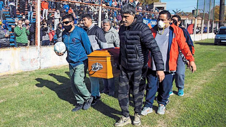 Despedida. Emoción en la cancha de Central Córdoba.