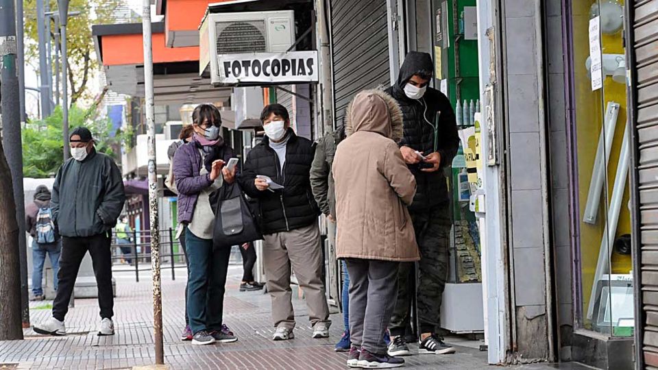 Distanciamiento. Las autoridades porteñas insisten en que se debe mantener el cuidado social.