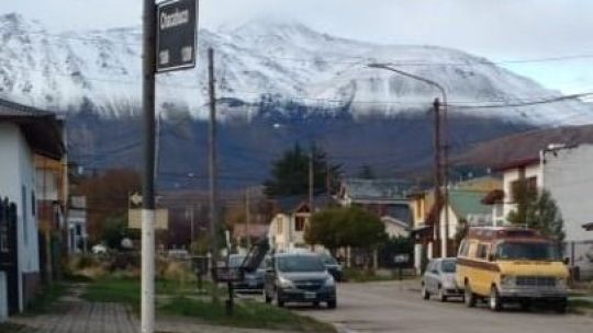 Aunque no se sabe a ciencia cierta cuándo comenzará la temporada de esquí en la Argentina, la naturaleza va cumpliendo su ciclo y ya llegaron las primeras nevadas.