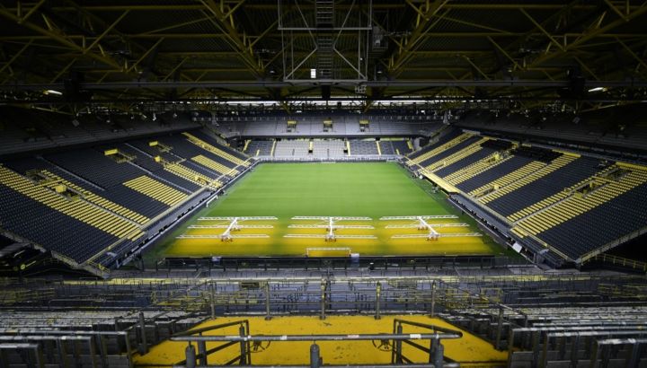 El estadio del Borussia Dortmund espera por el regreso de la Bundesliga en plena pandemia por el coronavirus. // AFP