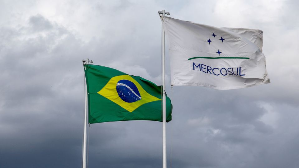 Alberto Fernández aseguró que el brote en Brasil plantea un "riesgo a la región"